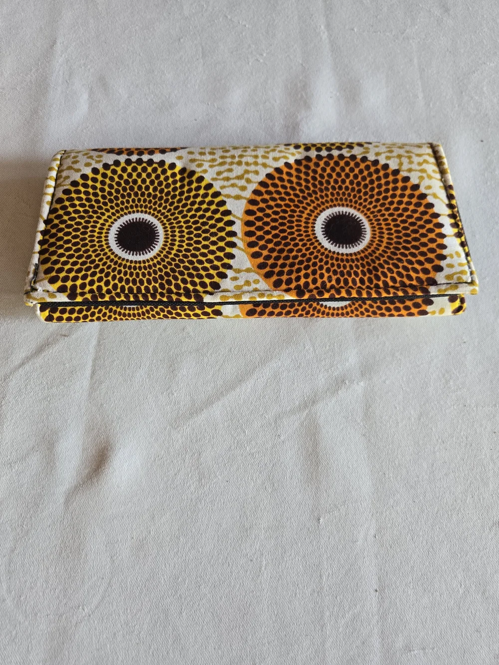 Retro Print Foldover Cushion Fabric Clutch Wallet With Owl Eye Vibes